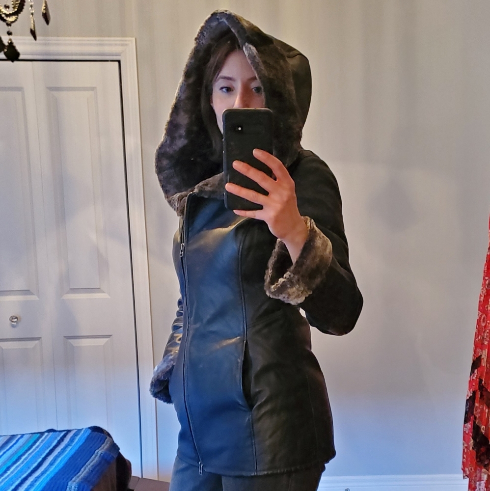 Danier leather hooded jacket - Picture 15 of 16